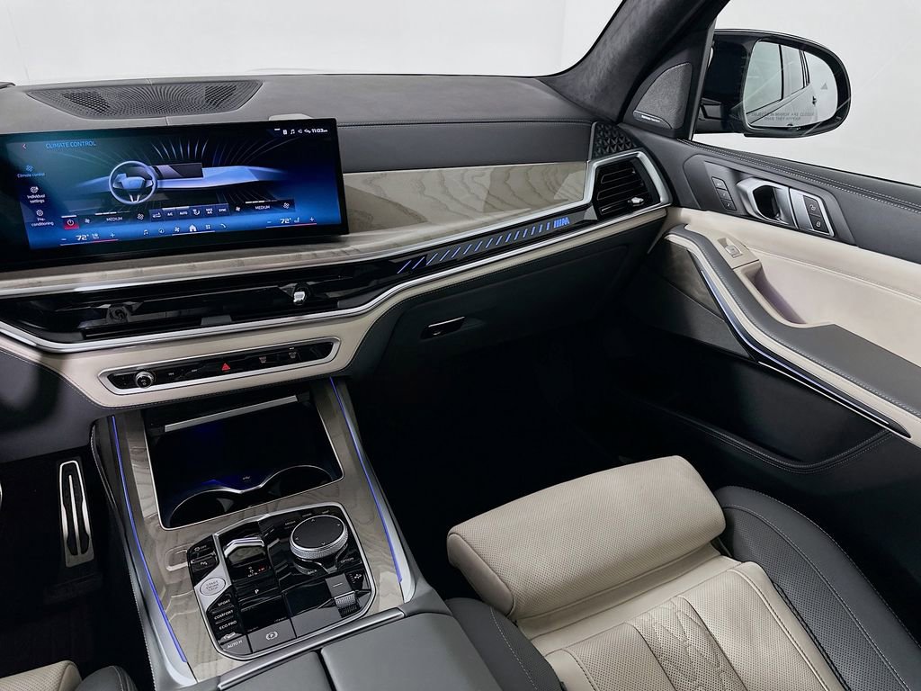 Used 2025 BMW X7 M60i w/ Climate Comfort Package AWD/4WD image 24