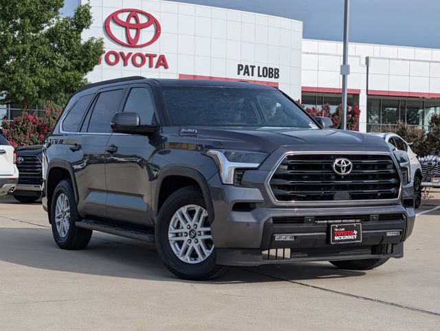 Used 2025 Toyota Sequoia SR5 AWD/4WD video 2