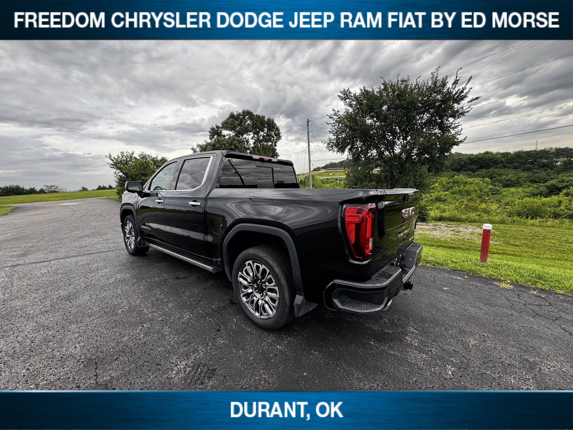 Used 2023 GMC Sierra 1500 Denali w/ Denali Reserve Package AWD/4WD image 3