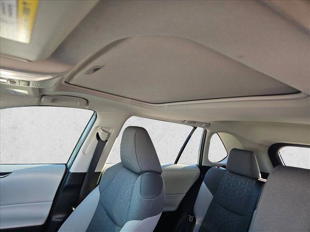 Used 2022 Toyota RAV4 XLE image 15