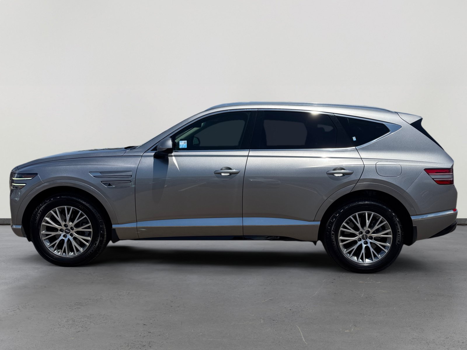 Used 2021 Genesis GV80 2.5T w/ Advanced Package 03 RWD image 2
