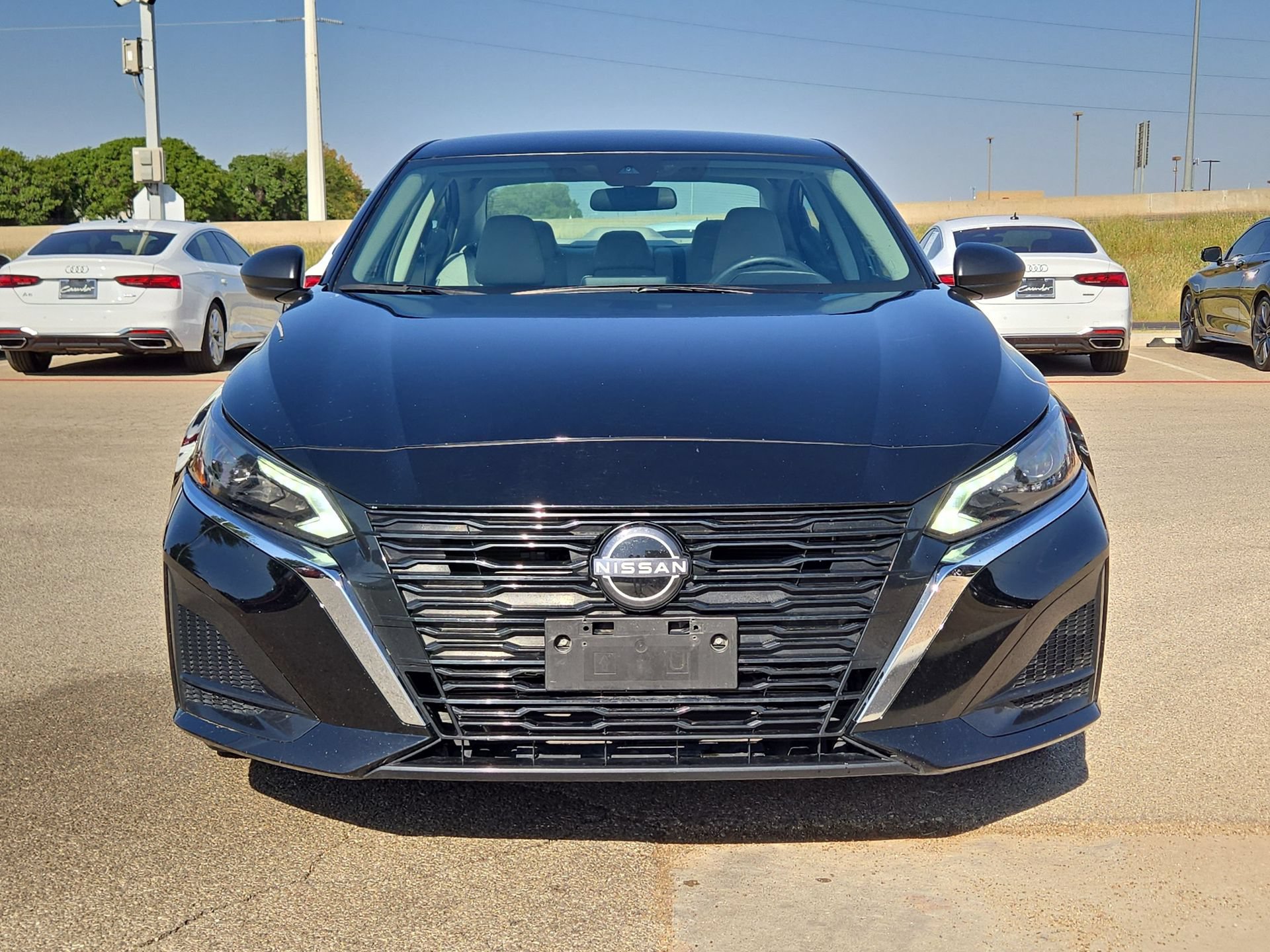 Used 2025 Nissan Altima 2.5 SV FWD image 10