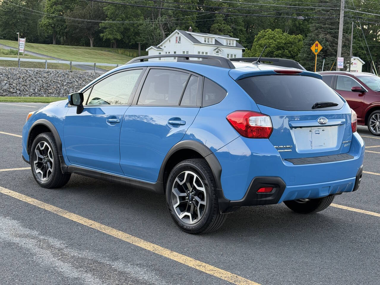 Used 2016 Subaru Crosstrek 2.0i Premium AWD/4WD image 2