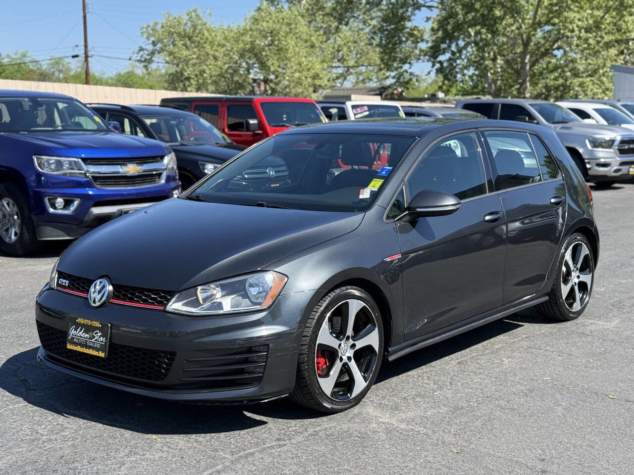 Used 2015 Volkswagen GTI SE FWD image 2