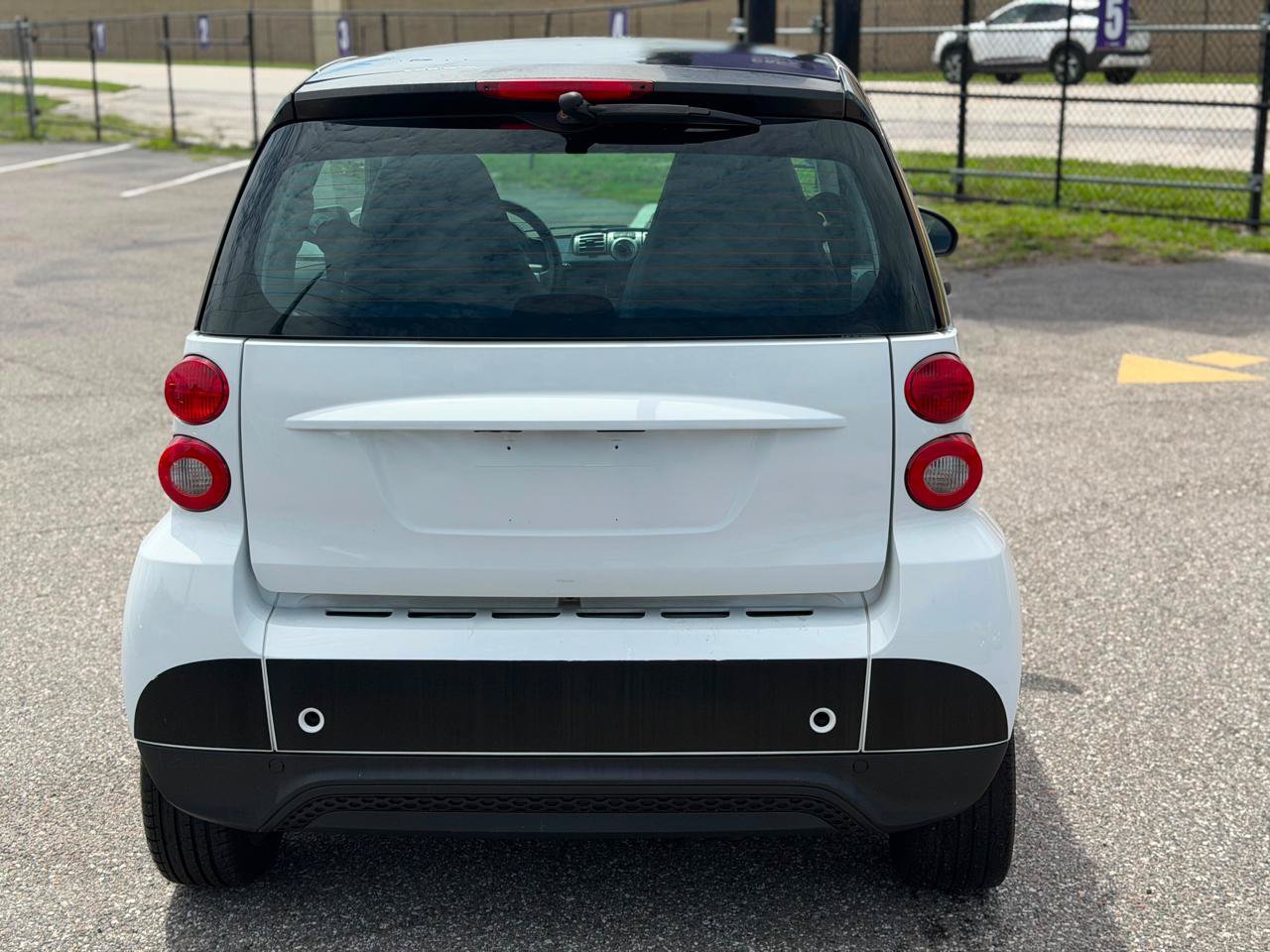 Used 2015 smart fortwo pure RWD image 5