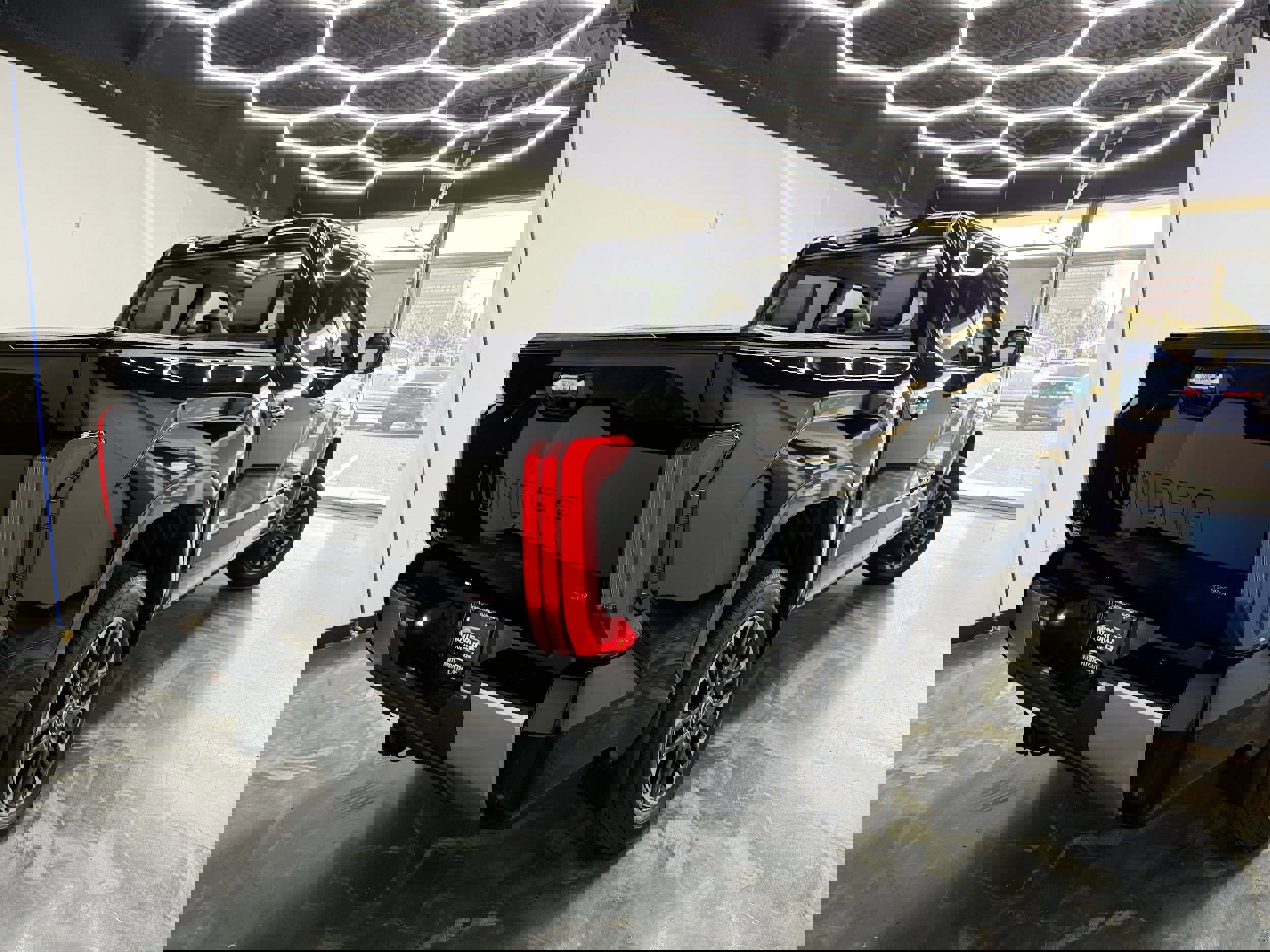 Used 2022 Toyota Tundra Limited image 3