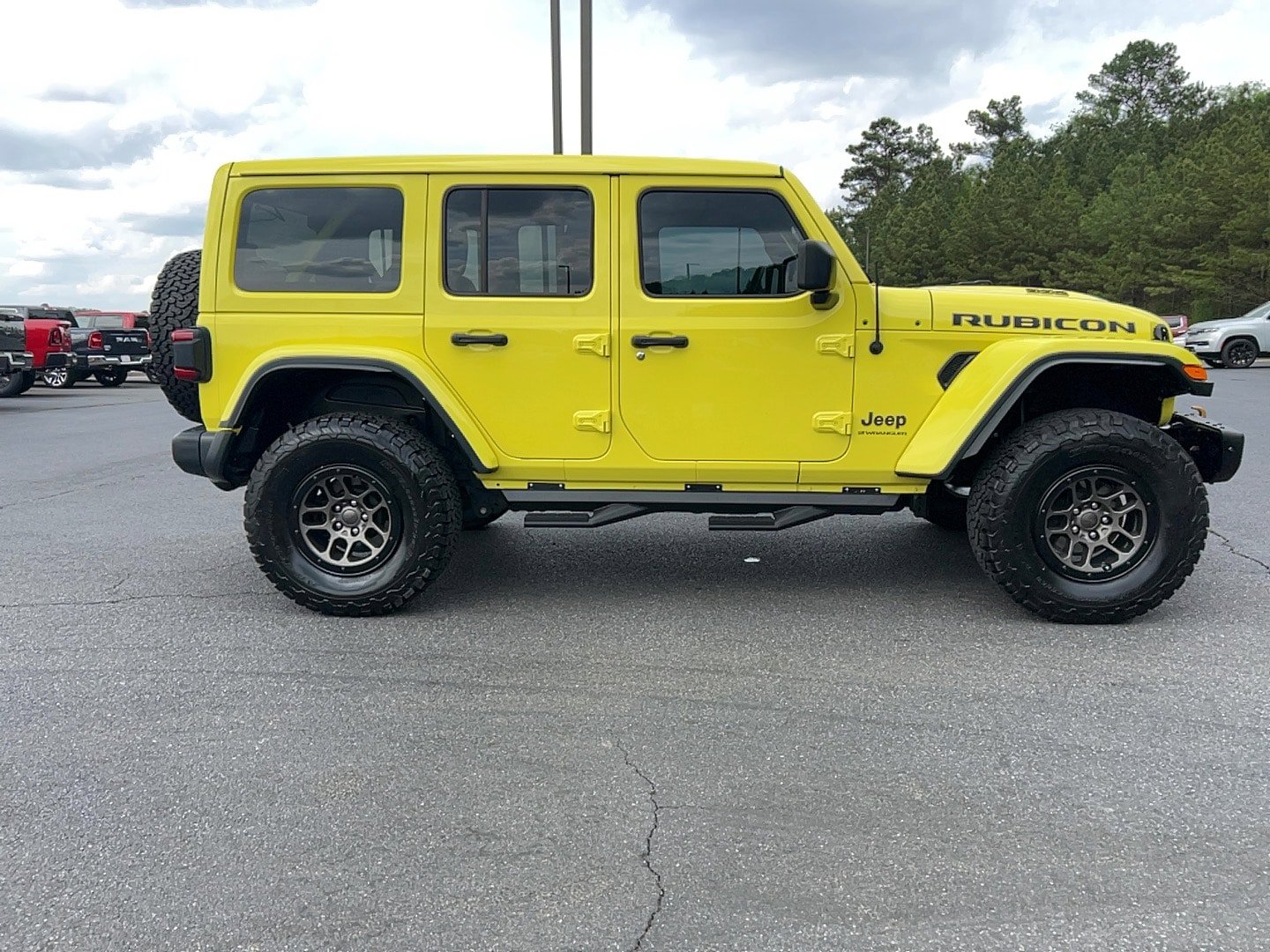 Used 2023 Jeep Wrangler Unlimited Rubicon 392 w/ Xtreme Recon 35" Tire Package AWD/4WD image 4