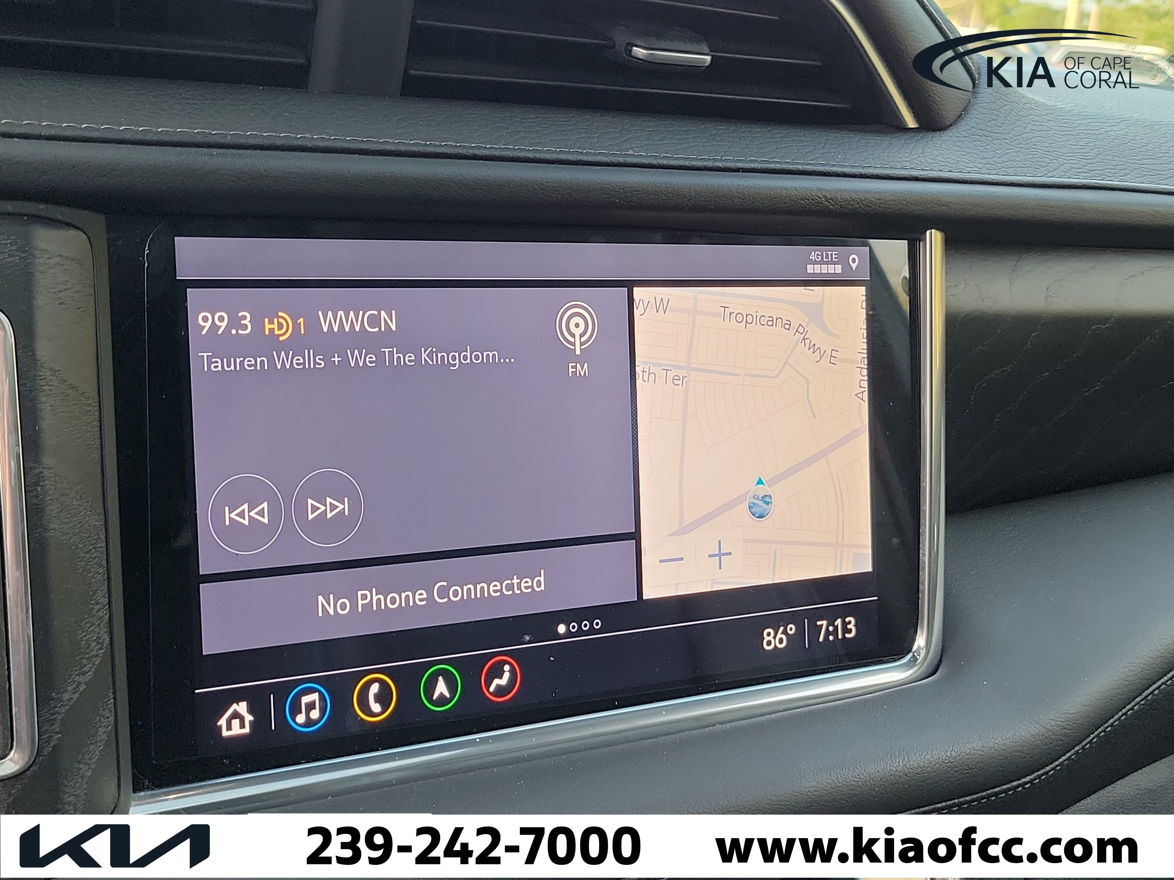 Used 2021 GMC Yukon XL Denali w/ Advanced Technology Package image 27