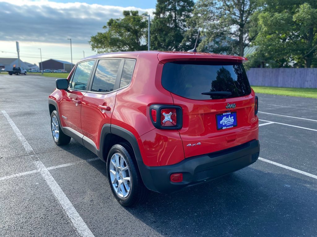 Used 2023 Jeep Renegade Latitude AWD/4WD image 5