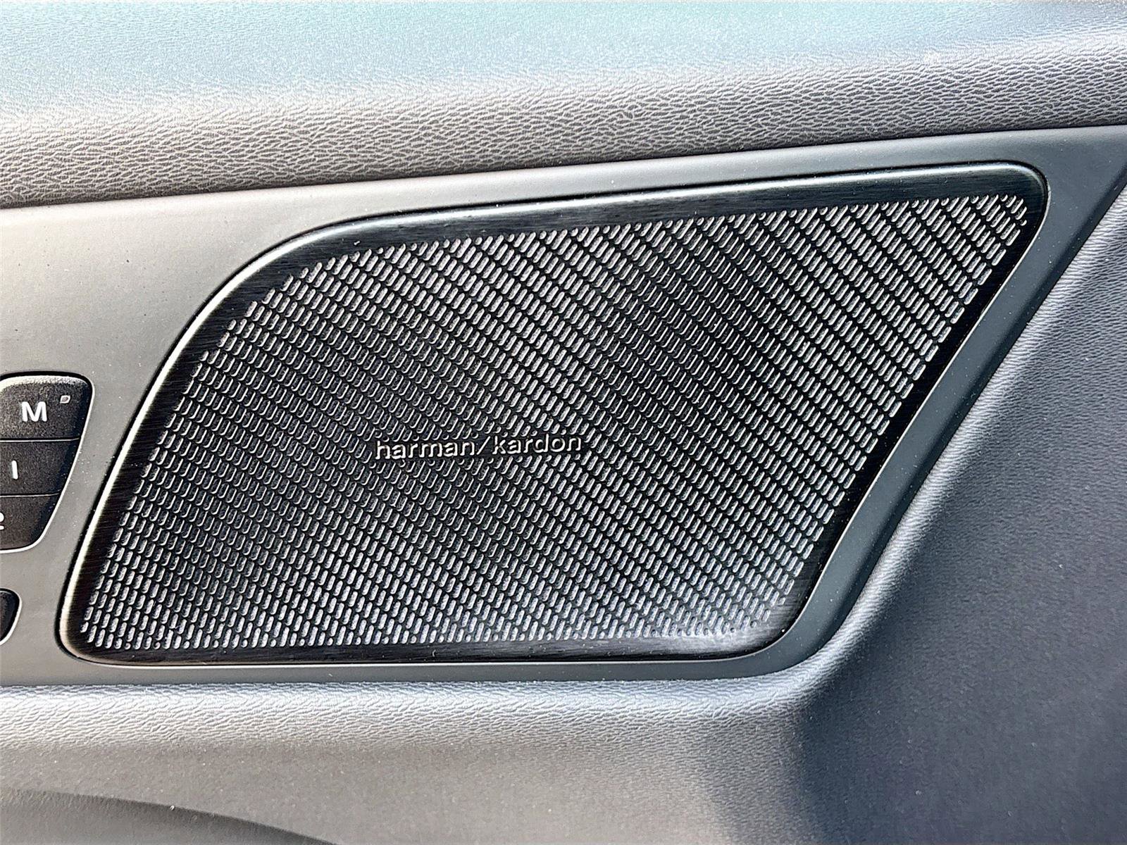 Used 2025 Volvo V60 B5 Cross Country Plus image 18