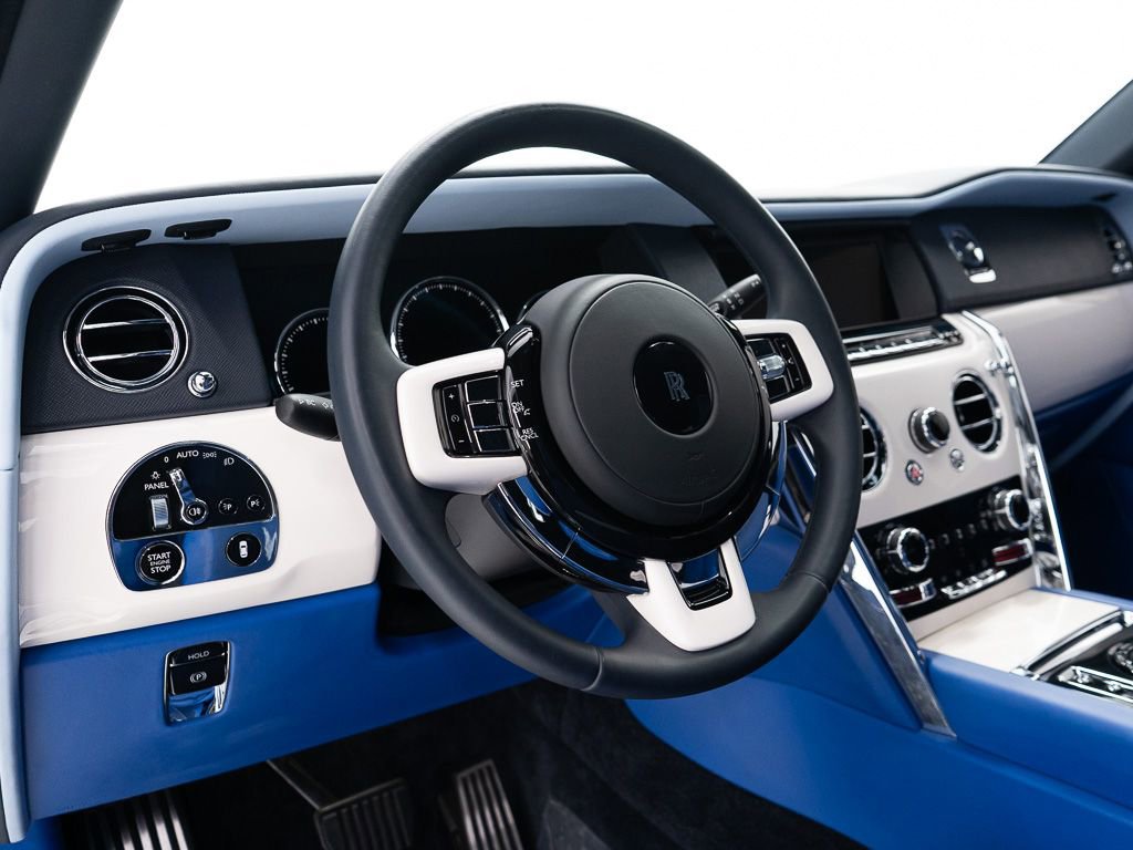 Used 2023 Rolls-Royce Cullinan image 15