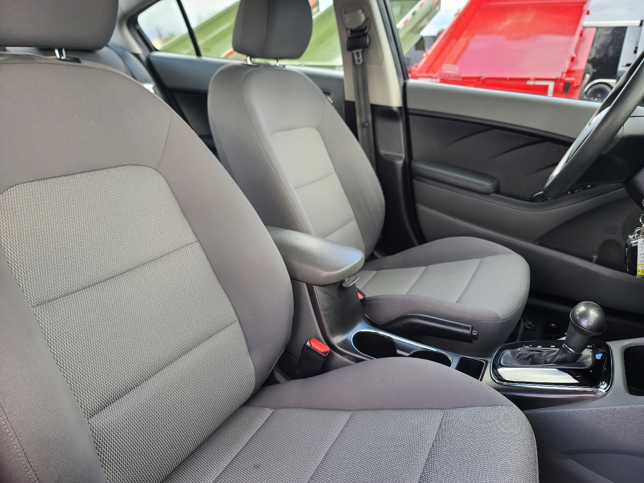 Used 2018 Kia Forte LX w/ LX Rear Camera Package image 12