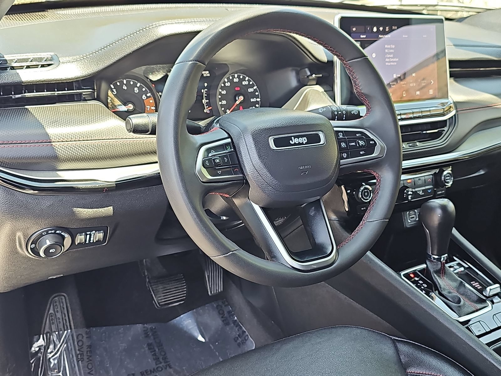 Used 2024 Jeep Compass Trailhawk AWD/4WD image 15