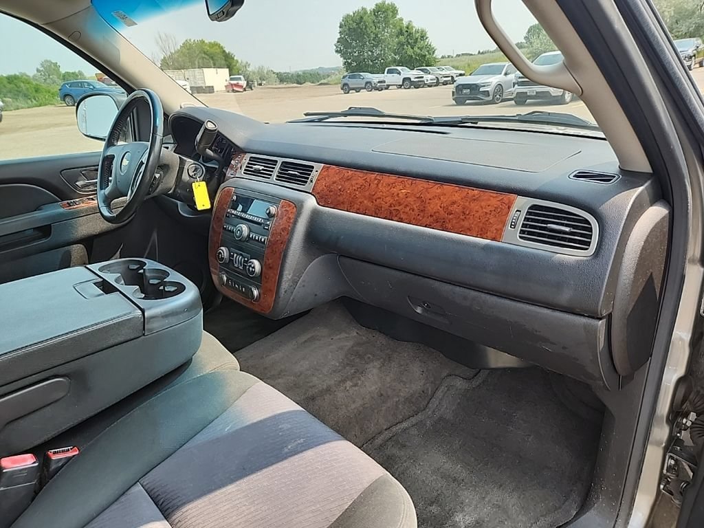 Used 2012 Chevrolet Suburban LS w/ Convenience Package 1 AWD/4WD image 39