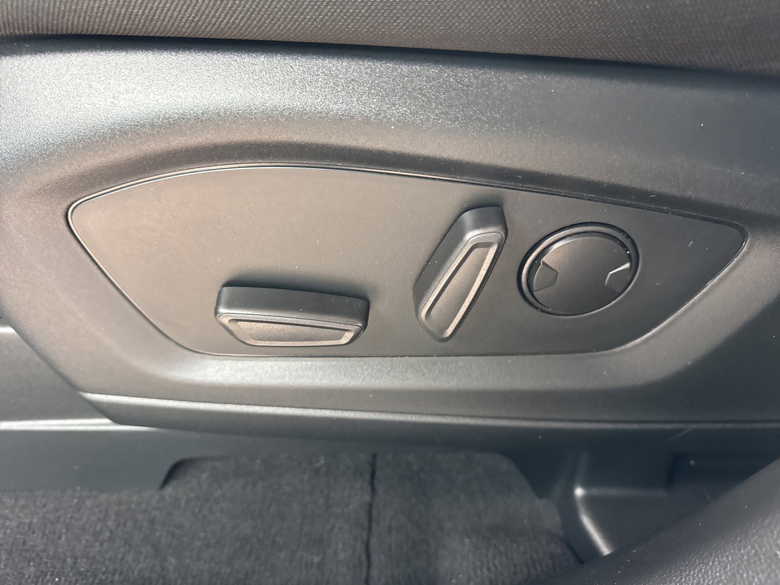 Certified 2023 Ford Explorer XLT image 21