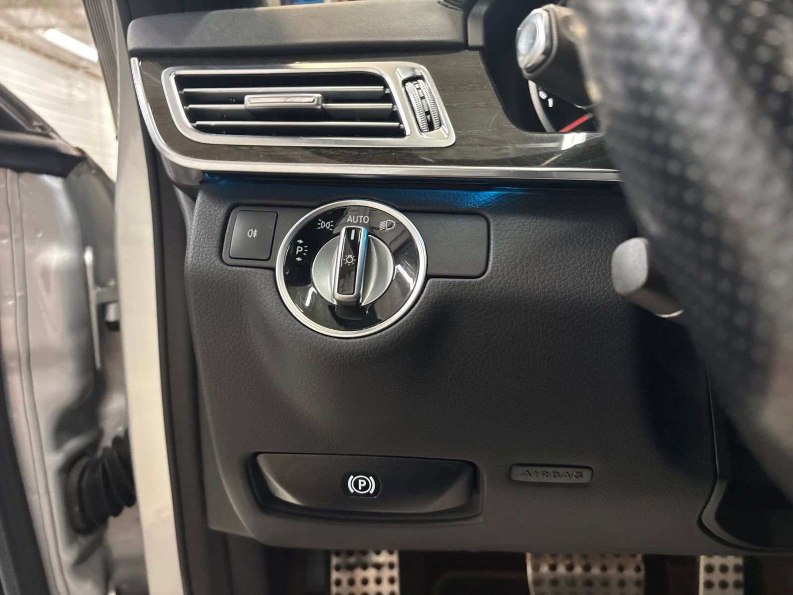 Used 2014 Mercedes-Benz E 63 AMG 4MATIC Sedan image 16