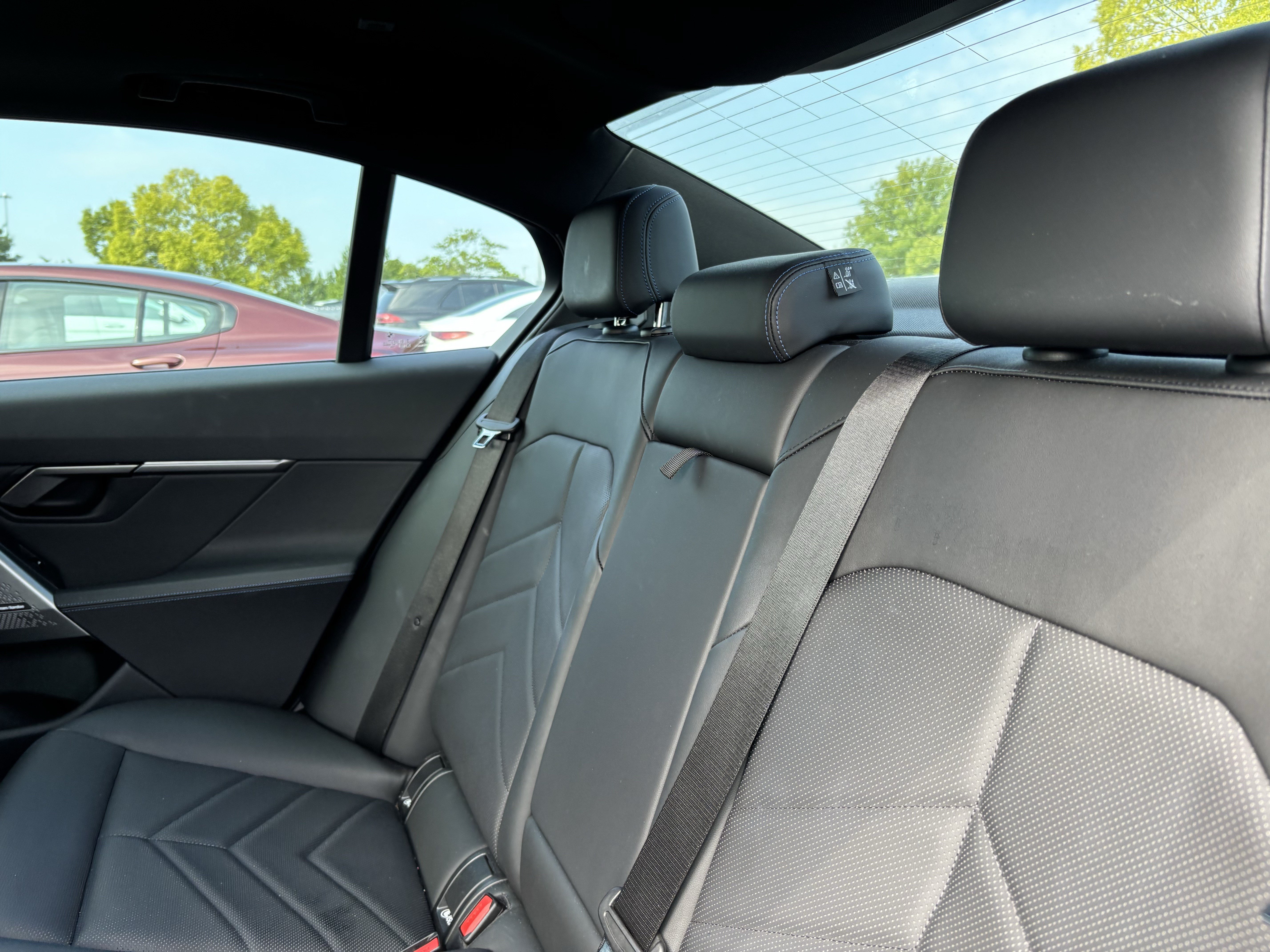 Certified 2024 BMW i5 eDrive40i w/ M Sport Package RWD image 33