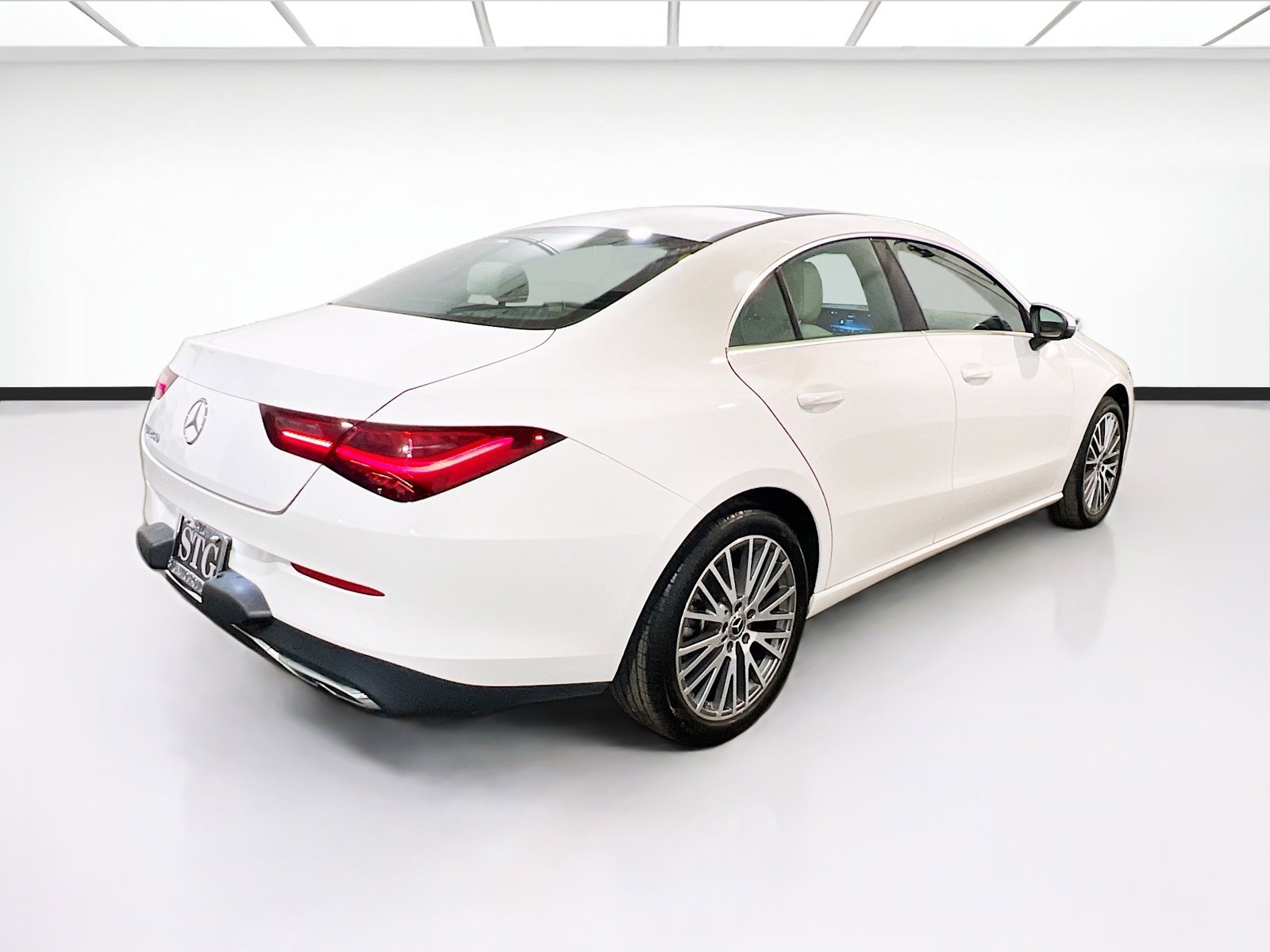 Used 2025 Mercedes-Benz CLA 250 image 4