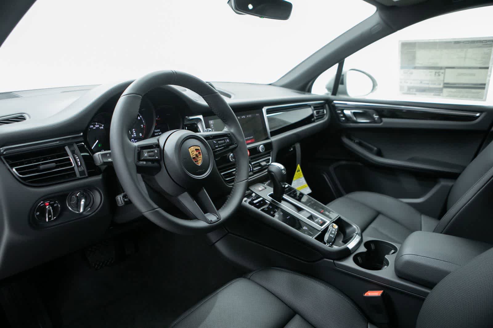 New 2026 Porsche Macan AWD/4WD image 4