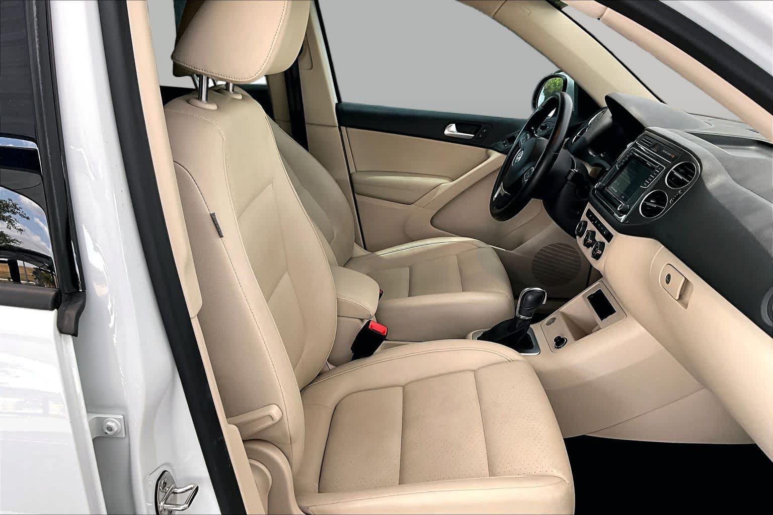 Used 2017 Volkswagen Tiguan S AWD/4WD image 9
