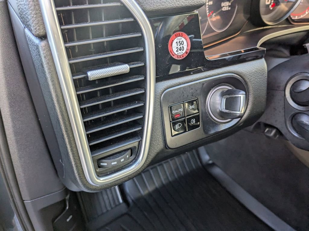 Used 2019 Porsche Cayenne image 15