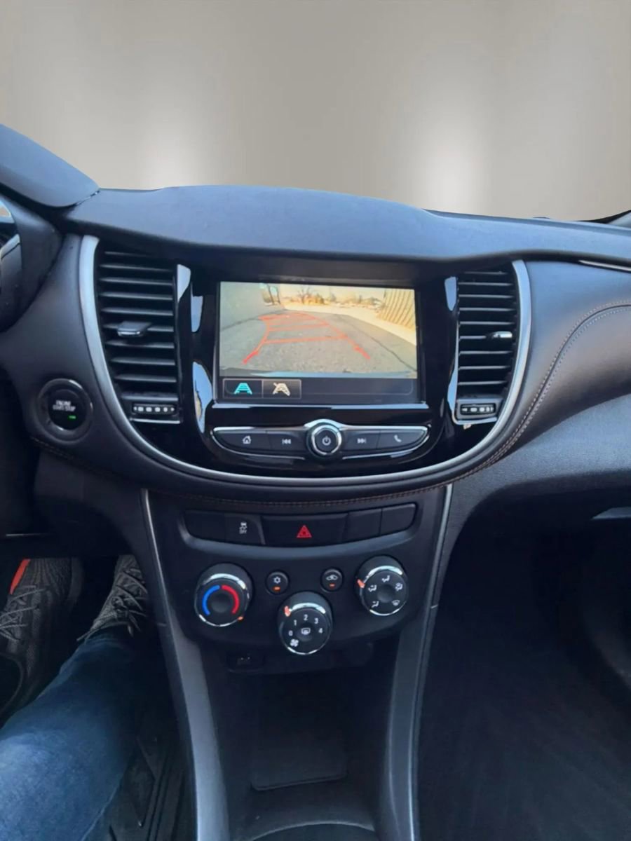 Used 2017 Chevrolet Trax LT w/ LT Convenience Package AWD/4WD image 8