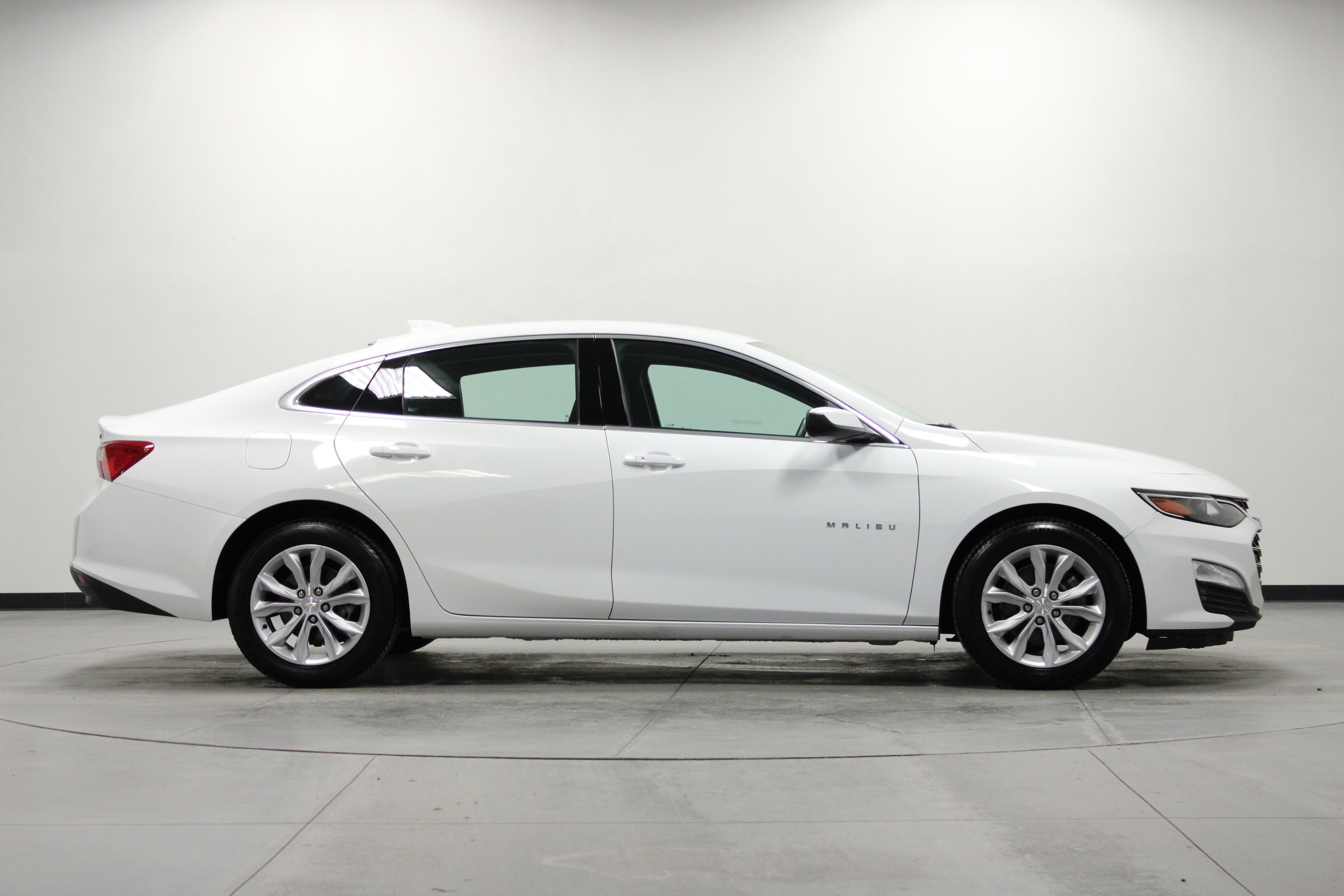 Used 2023 Chevrolet Malibu LT image 3