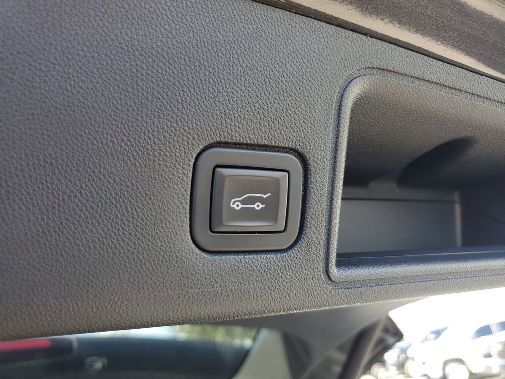 Used 2019 GMC Terrain SLT w/ Preferred Package image 13