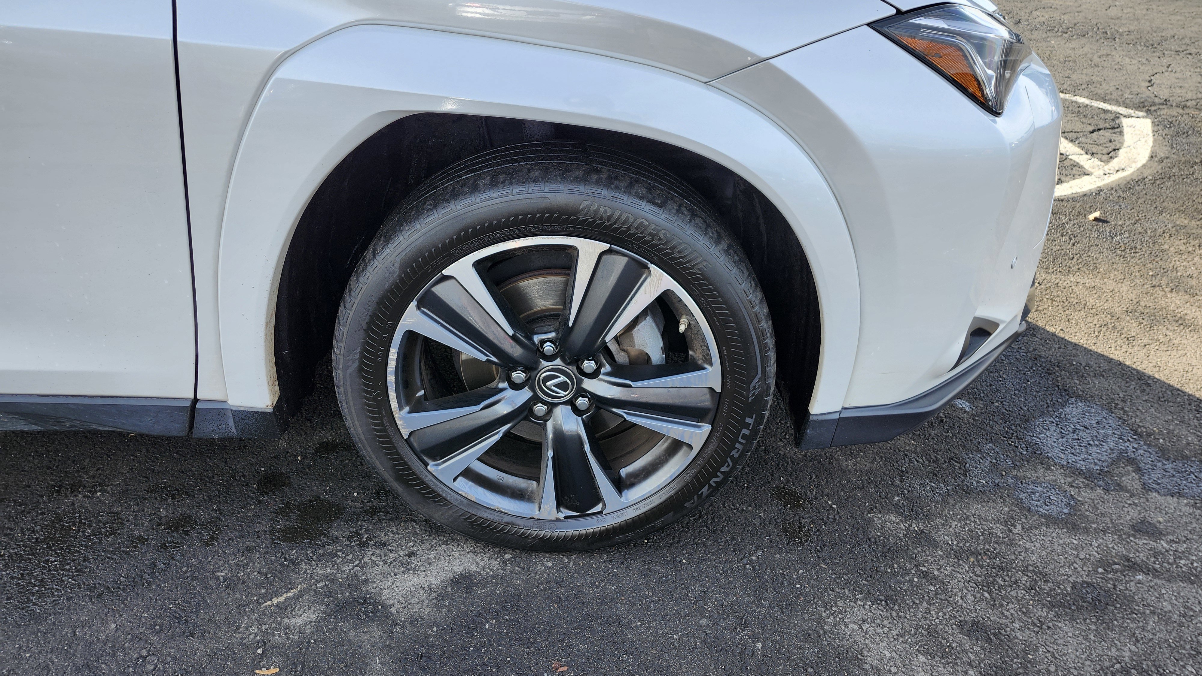 Used 2022 Lexus UX 250h w/ Premium Package image 11