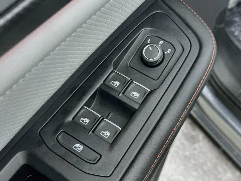 Used 2025 Volkswagen Atlas Peak Edition SE AWD/4WD image 21