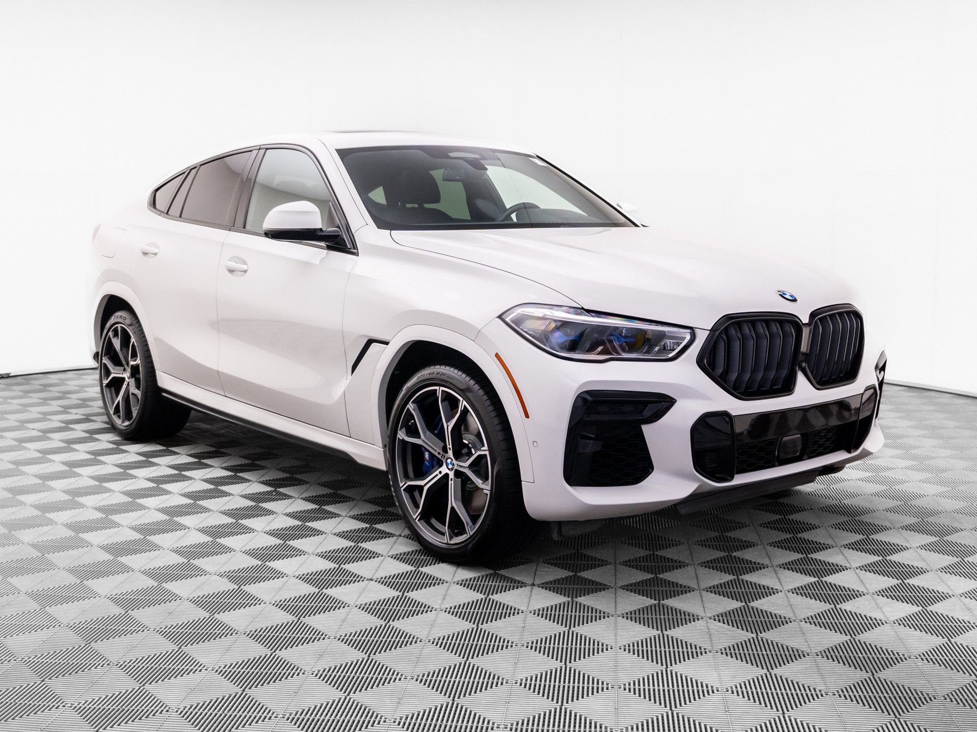 Used 2023 BMW X6 M50i w/ Executive Package AWD/4WD image 8