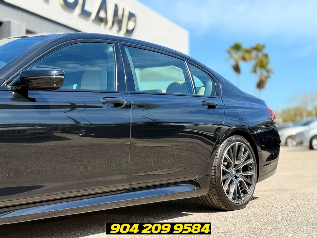 Used 2020 BMW 740i w/ Luxury Rear Seating Package RWD image 5