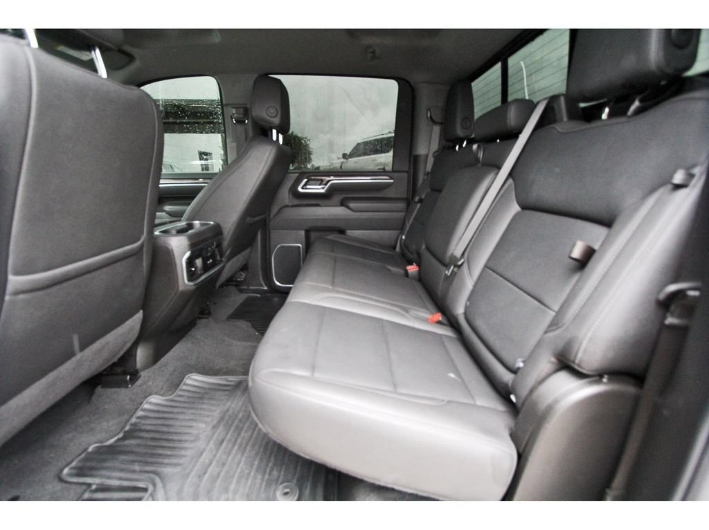 Used 2025 Chevrolet Silverado 2500 LTZ w/ LTZ Convenience Package AWD/4WD image 7