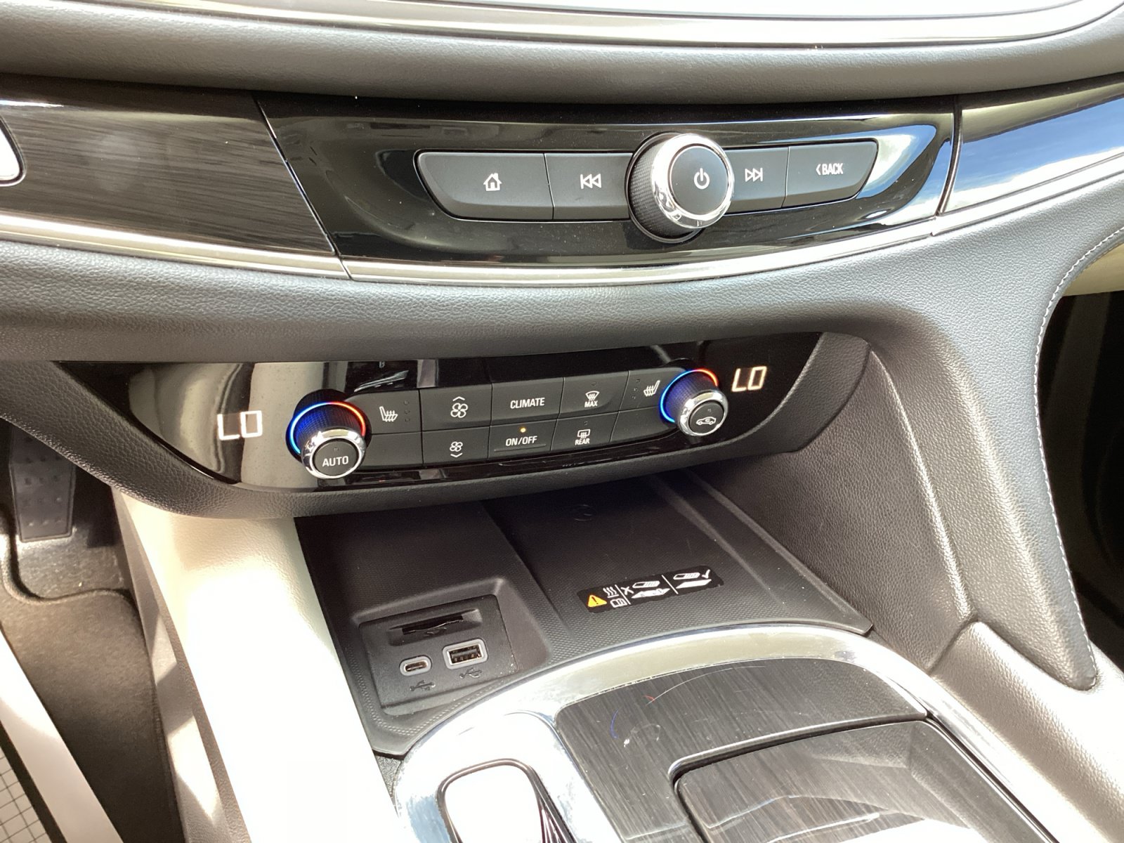 Used 2023 Buick Enclave Essence w/ Trailering Package, 5000 lbs. FWD image 17