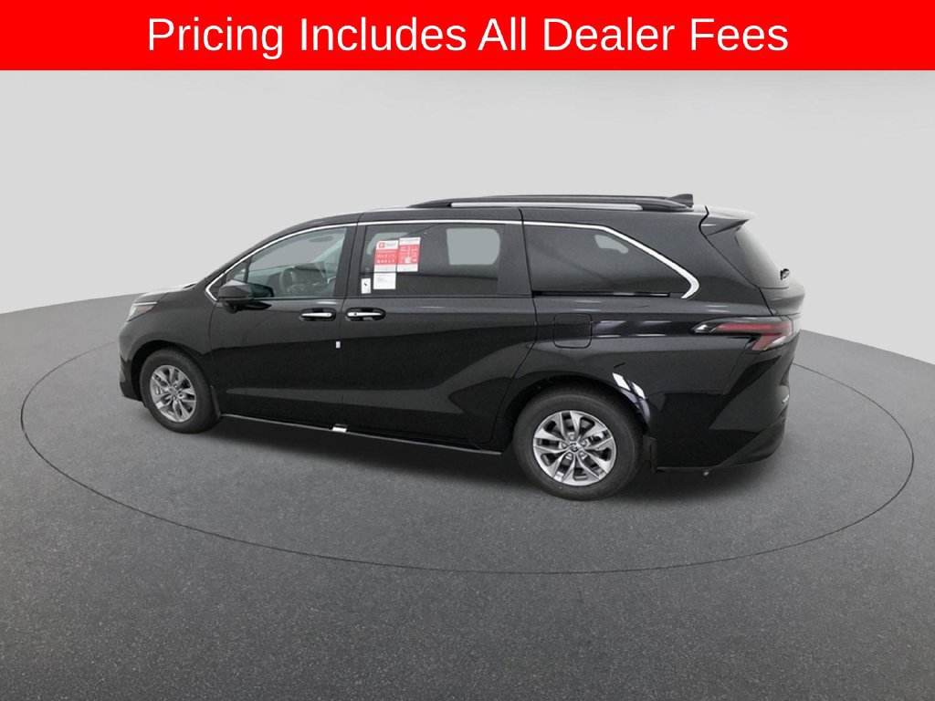 New 2026 Toyota Sienna XLE FWD image 4