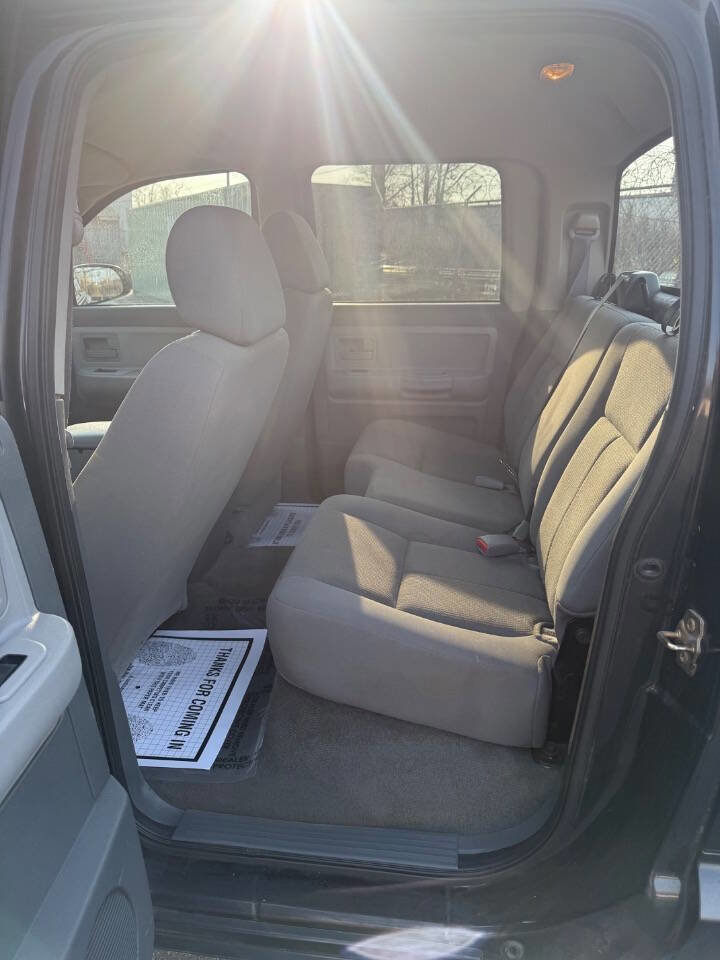 Used 2006 Dodge Dakota SLT w/ Sport Appearance Group AWD/4WD image 13