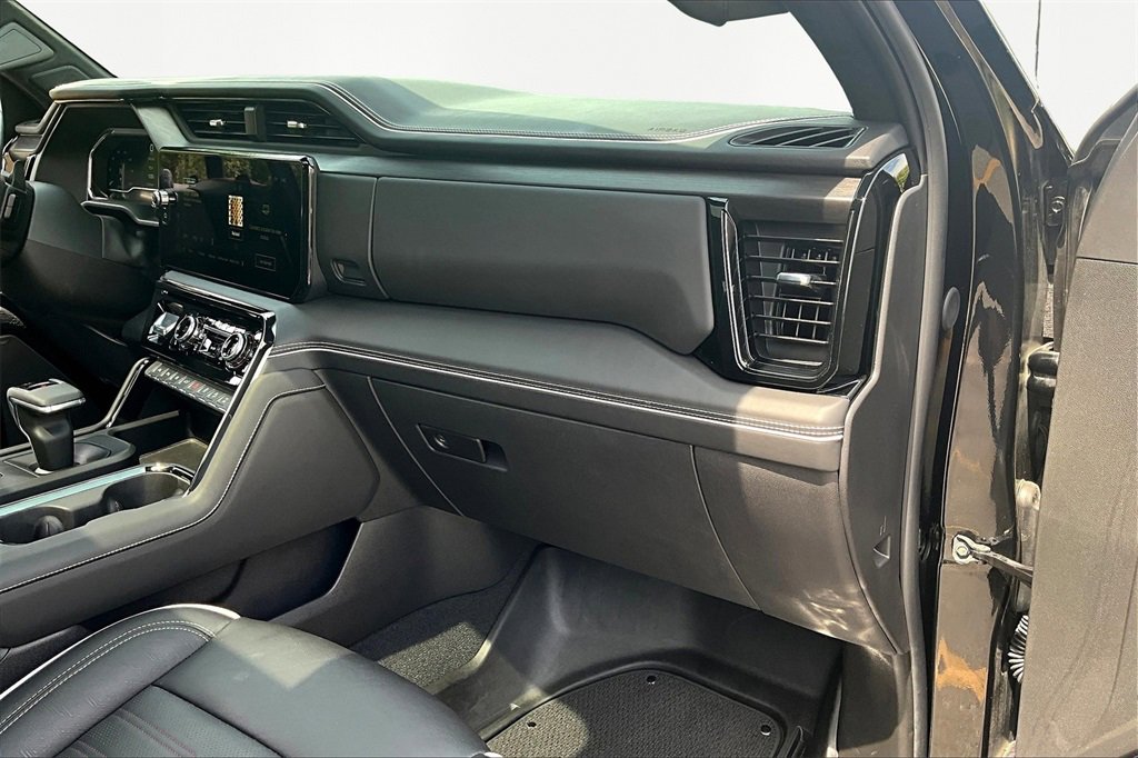 Used 2025 GMC Sierra 1500 AT4X image 17