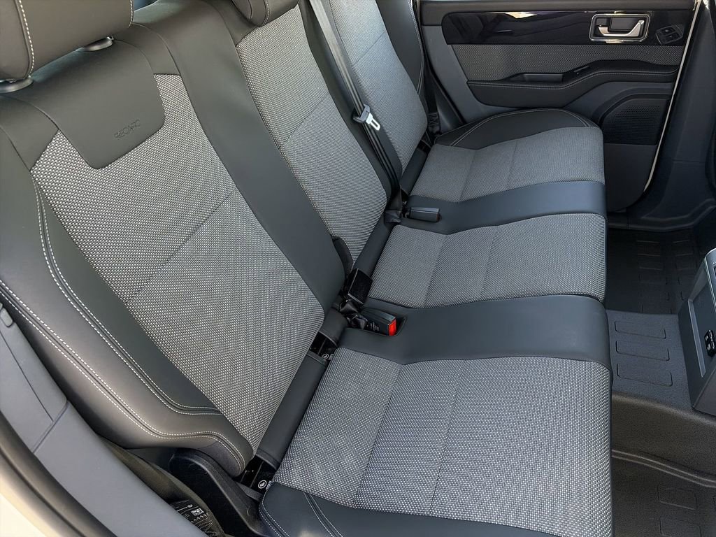 Used 2024 INEOS Grenadier AWD/4WD image 22