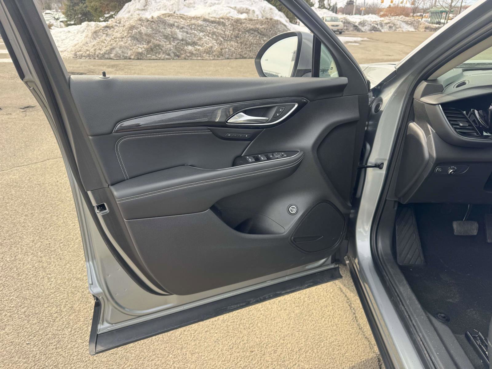 Used 2023 Buick Envision Essence AWD/4WD image 14