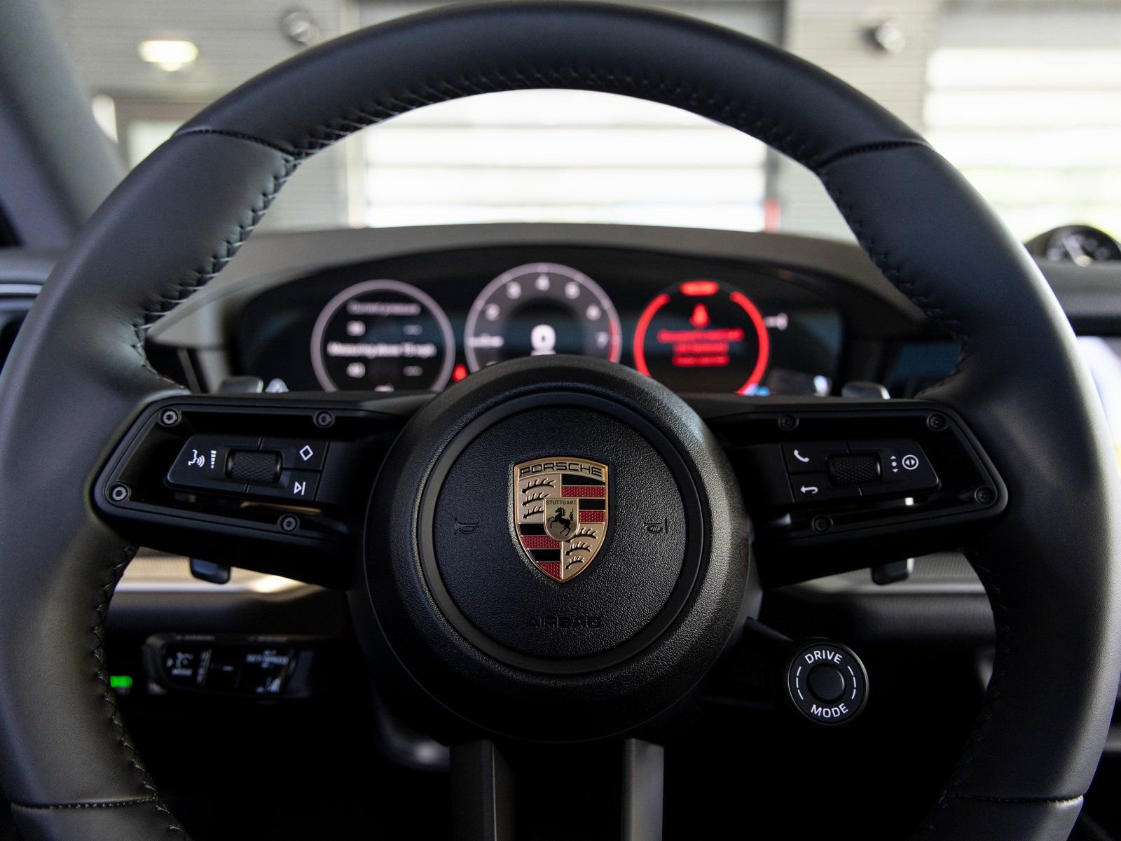 Certified 2025 Porsche Cayenne E-Hybrid image 14