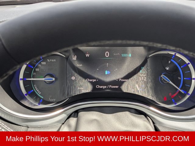 Used 2025 Chrysler Pacifica Premium FWD image 26