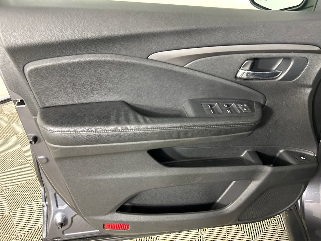 Used 2019 Honda Passport Sport image 10