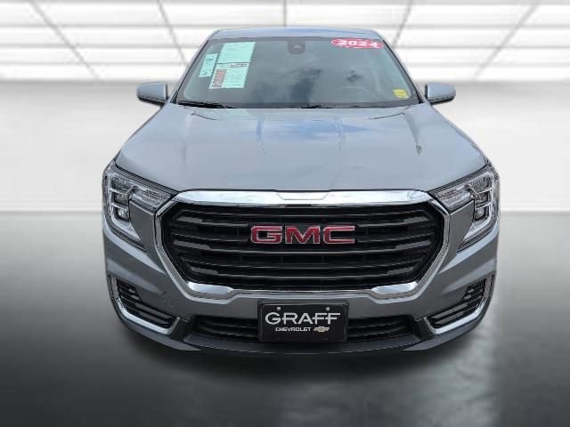 Used 2024 GMC Terrain SLE image 22