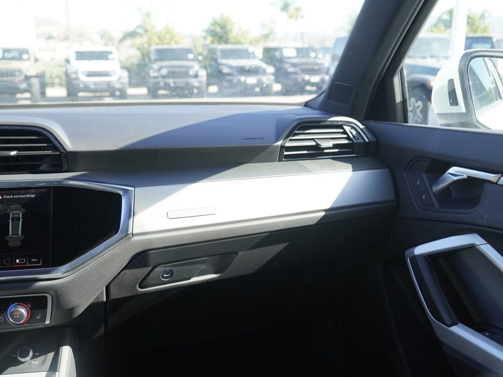 Used 2023 Audi Q3 2.0T Premium image 28