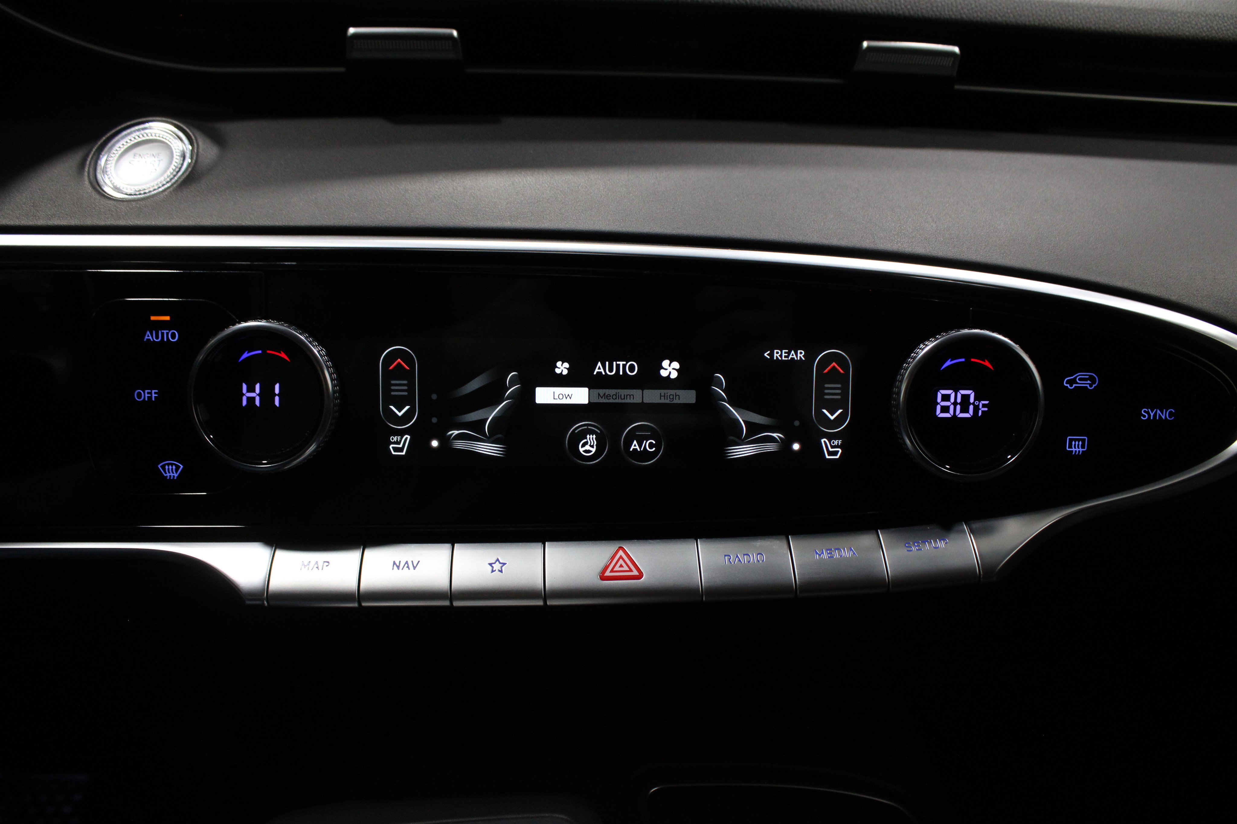 Used 2024 Genesis GV70 2.5T w/ Select Package image 21