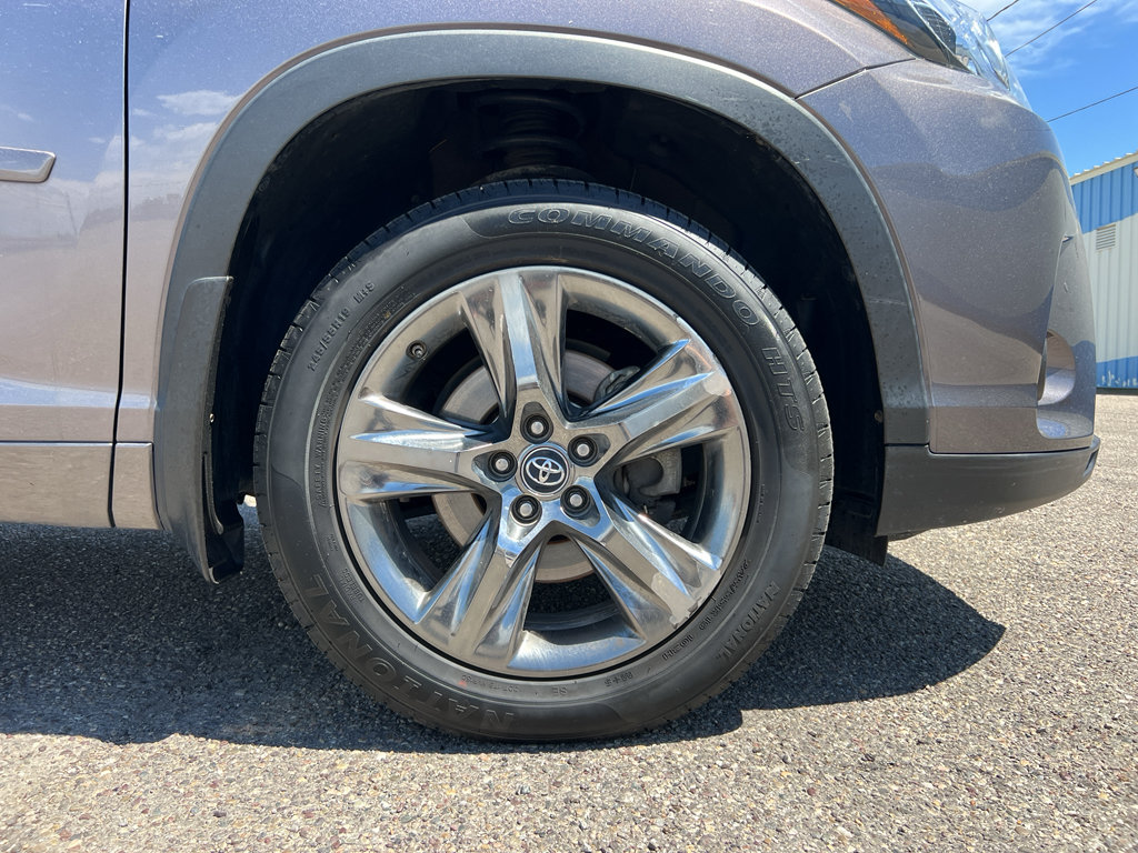 Used 2019 Toyota Highlander Limited Platinum AWD/4WD image 12