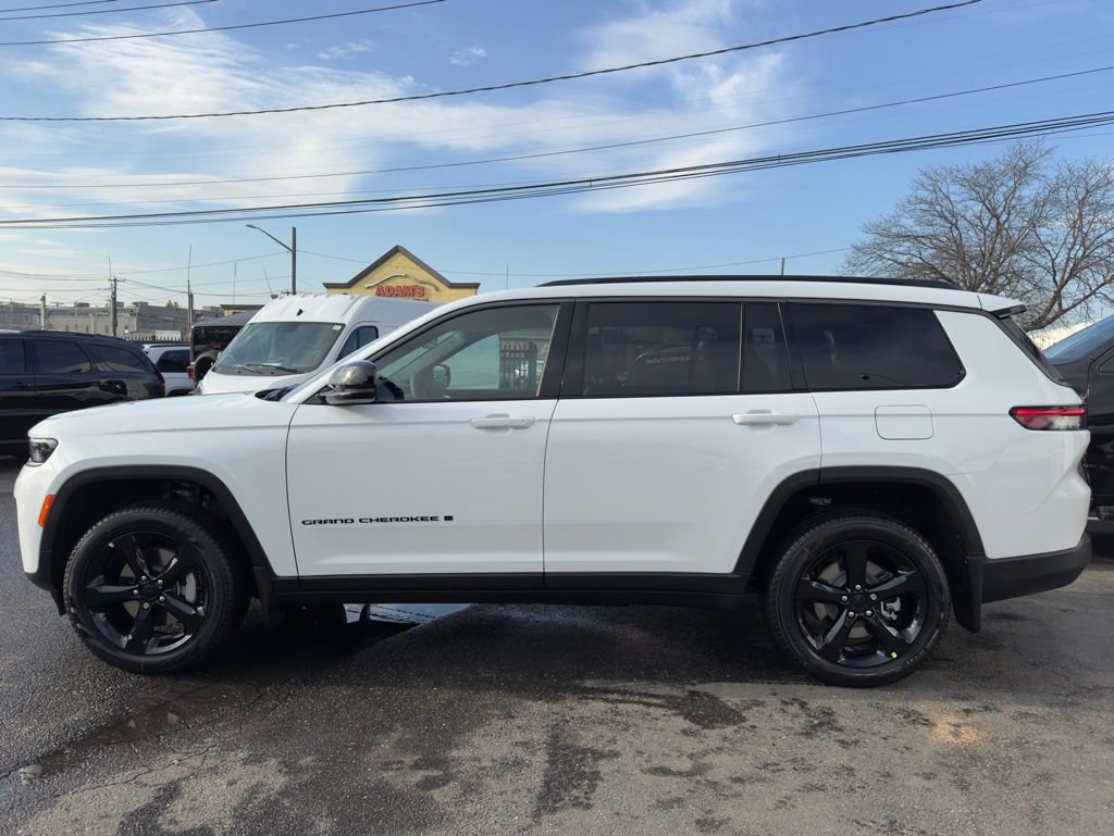 New 2026 Jeep Grand Cherokee L Limited w/ Limited Altitude Package image 4