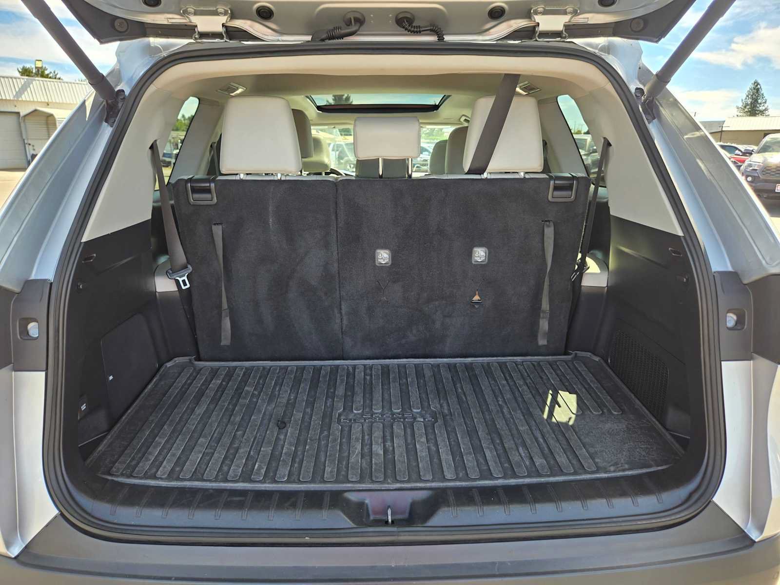 Used 2024 Toyota Grand Highlander AWD Hybrid image 14