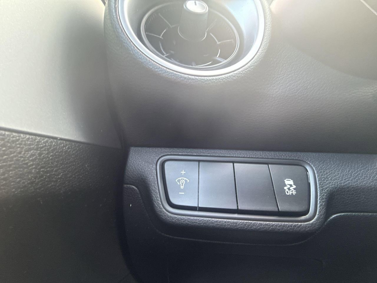 Used 2023 Kia Forte LXS image 22