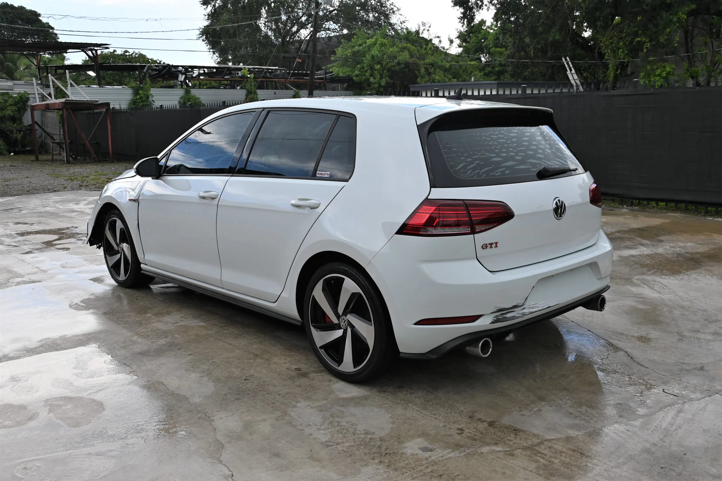 Used 2020 Volkswagen GTI S FWD image 3